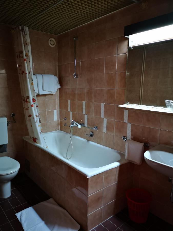 Motel Plitvice Zagreb Buitenkant foto
