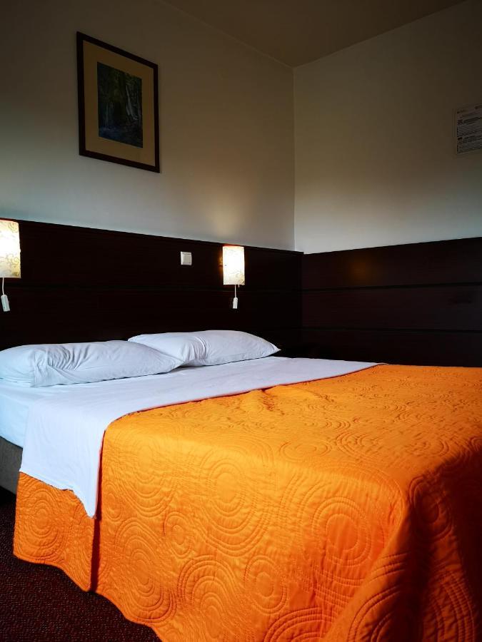 Motel Plitvice Zagreb Buitenkant foto